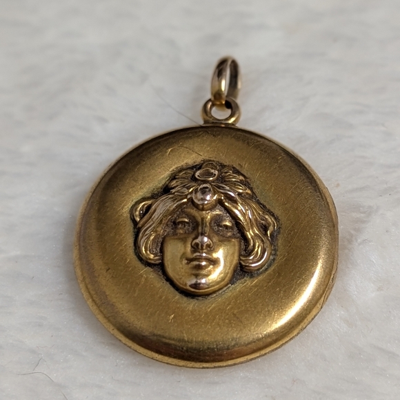 Jewelry - Antique Gold filled Locket Pendant with Artistic Face Design
